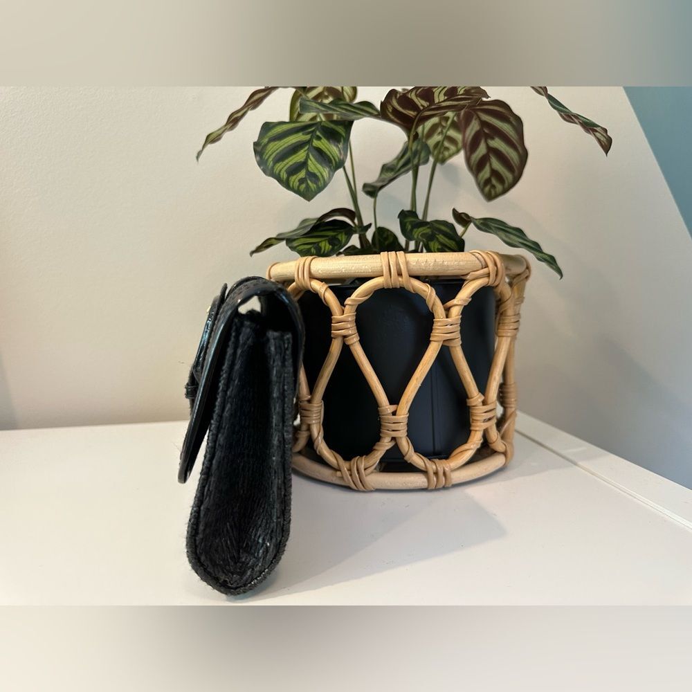 Banana Republic Woven Straw Clutch with patent leather trim, like new EUC - Picture 4 of 11